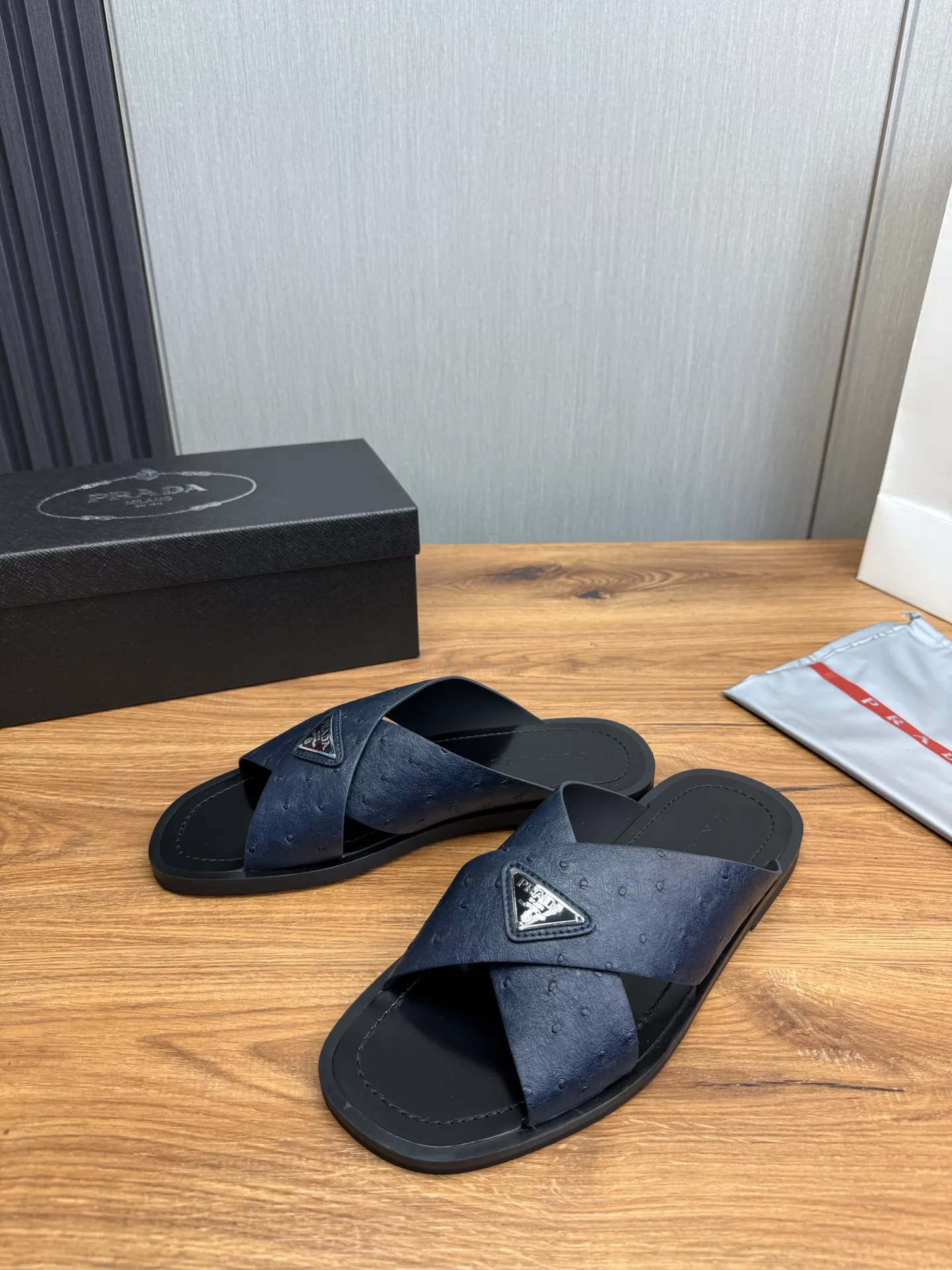 Factory price 340💰 ＰＲＡＤＡPrada - popular men's slippers hot sale 🔥 🩴Official website one to one production 38-45 sizes 45 46 🉑️Customized!